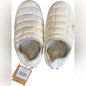 The North Face Off-White Quilted Slippers